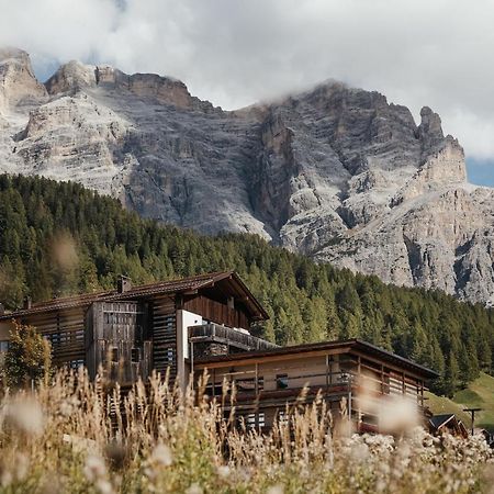 Lagacio Hotel Mountain Residence San Cassiano  Exteriör bild