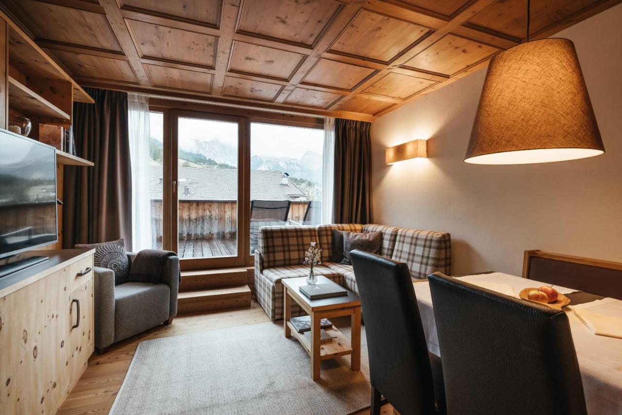 Lagacio Hotel Mountain Residence San Cassiano  Exteriör bild