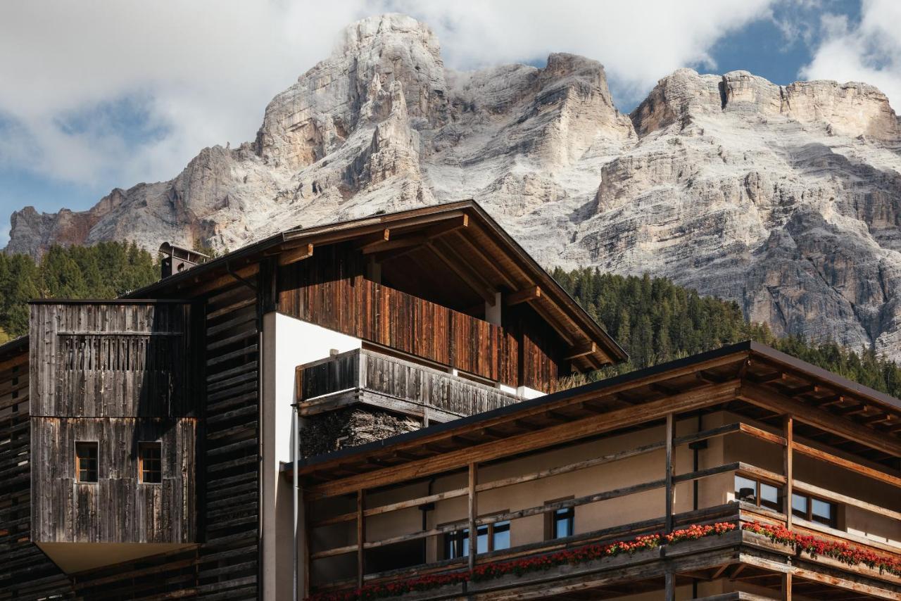 Lagacio Hotel Mountain Residence San Cassiano  Exteriör bild
