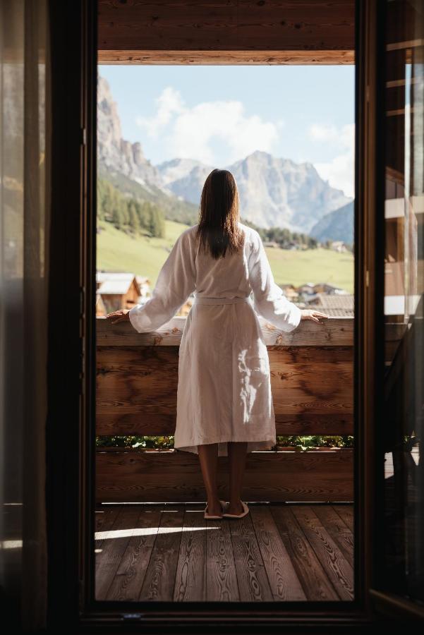 Lagacio Hotel Mountain Residence San Cassiano  Exteriör bild