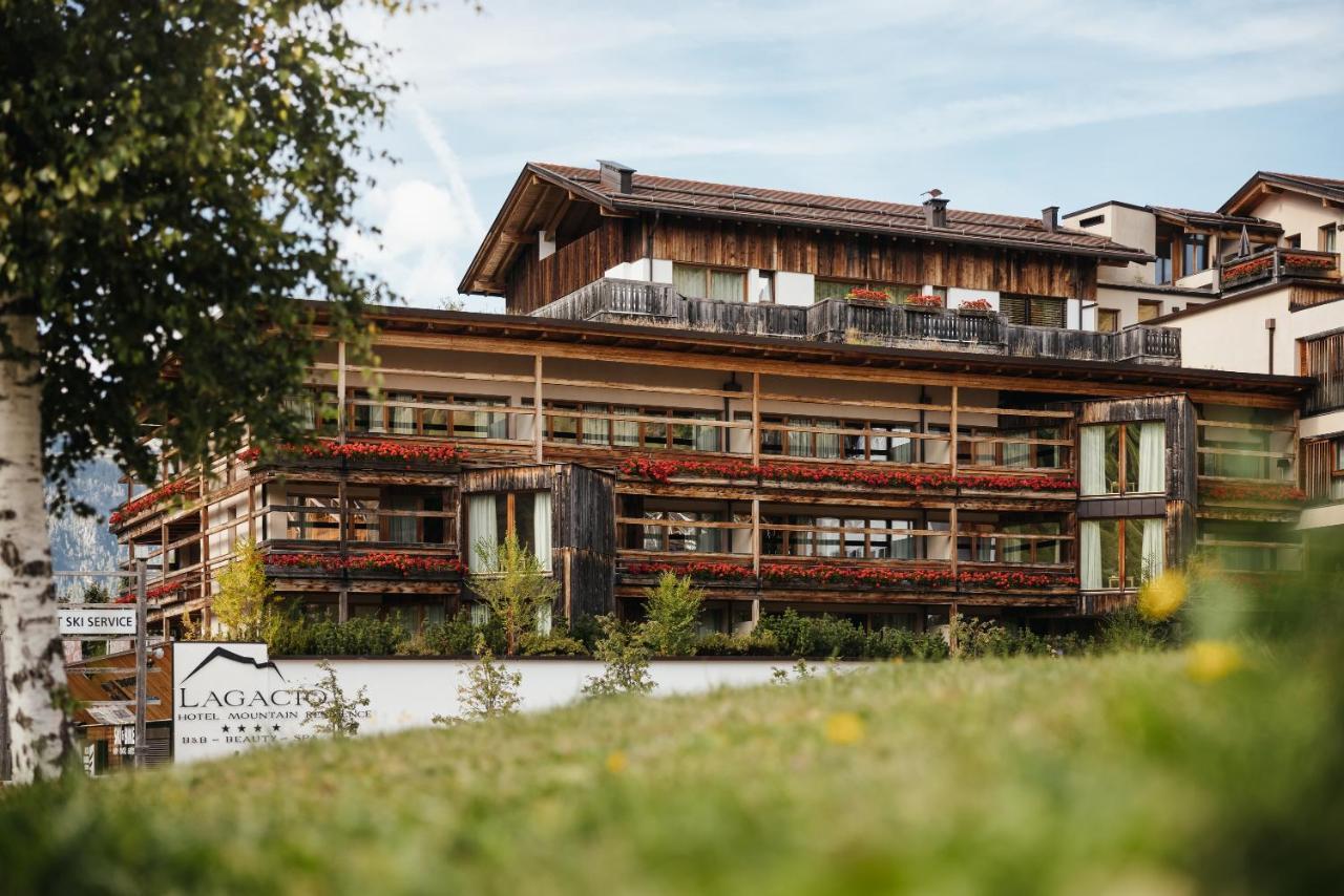 Lagacio Hotel Mountain Residence San Cassiano  Exteriör bild