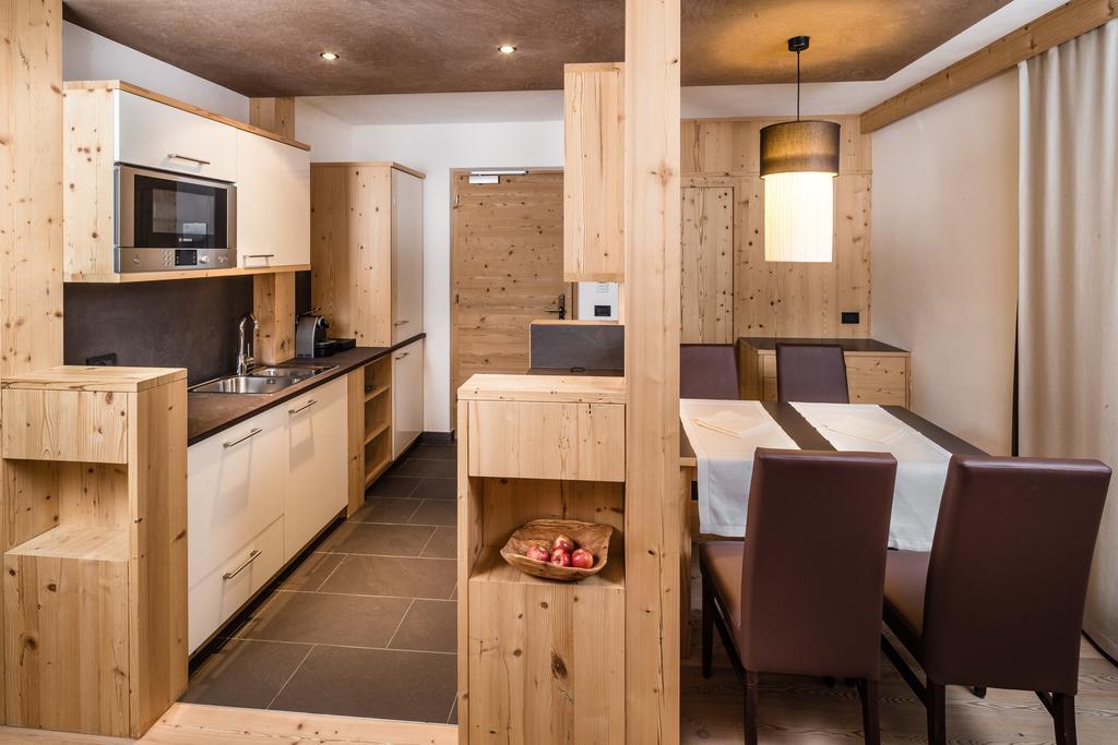 Lagacio Hotel Mountain Residence San Cassiano  Exteriör bild